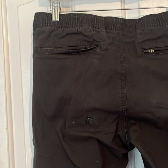 Vuori Women's Charcoal Straight Leg Pants - Picture 14 of 15